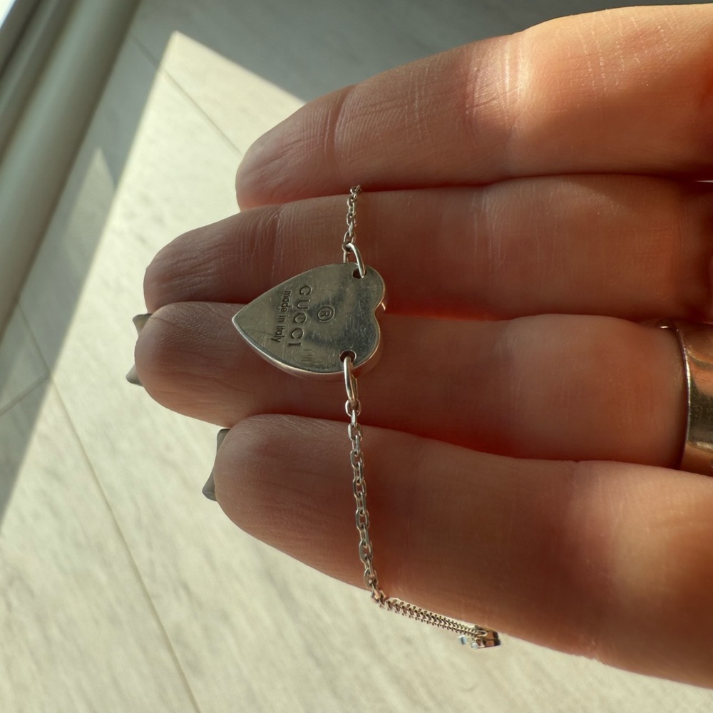 Gucci Silver Heart Bracelet - Picture 2 of 2